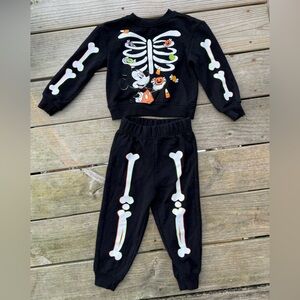2T Mickey Mouse Halloween sweatpants and crewneck sweatshirt